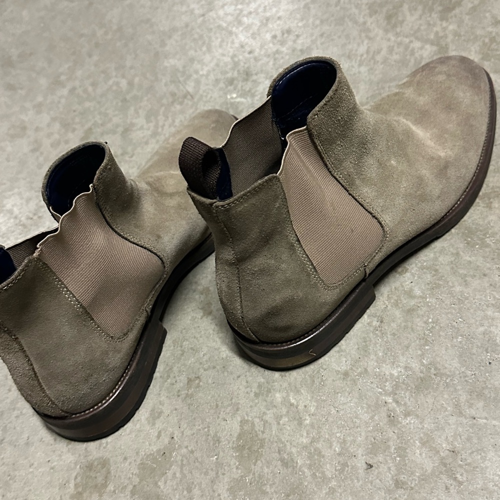 Steve Madden Taupe Chukka Boots